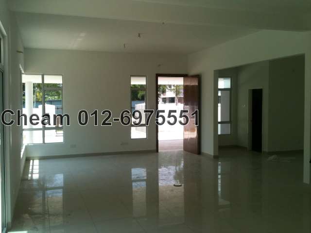 Main Living room, 2nd living on the right