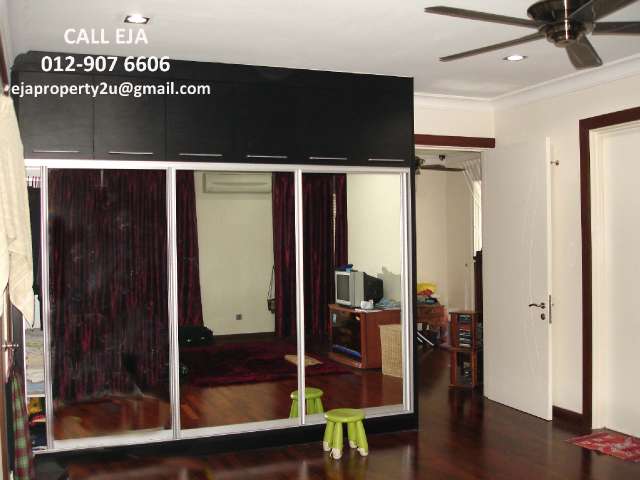 builtin wardrobe in all bedroom