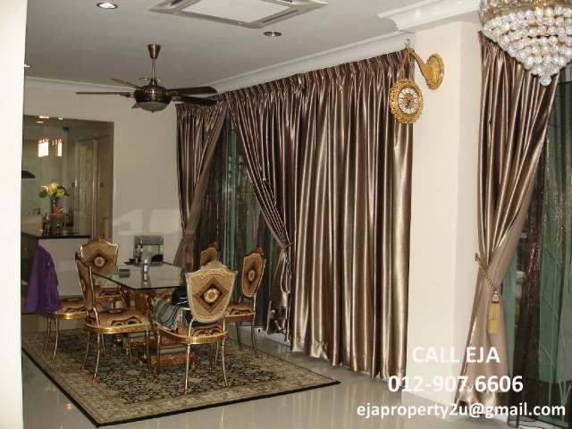 Comfort and welcoming dining room...