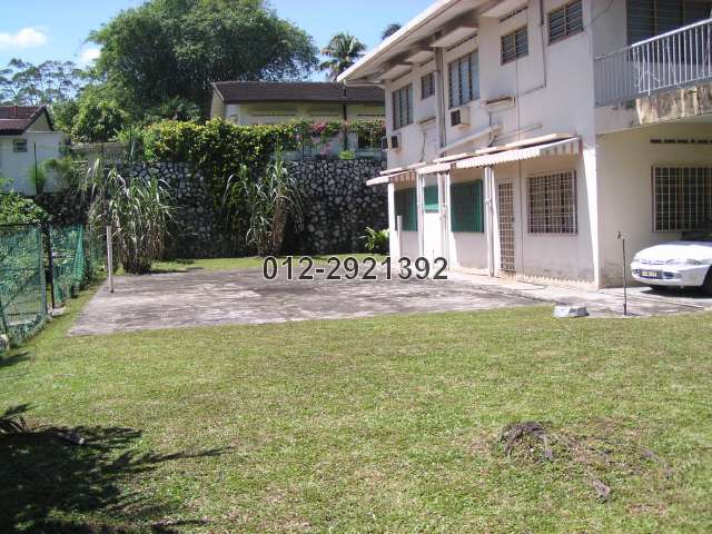 garden with badminton court