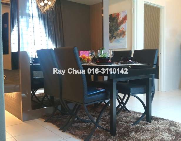SHOWHOUSE FIRST FLOOR: Dining Area