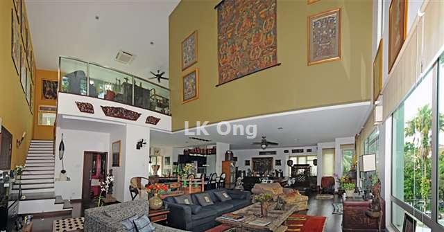 Panoramic View of Duplex Penthouse