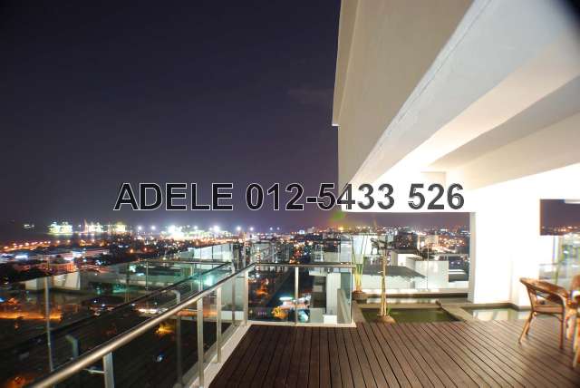 Sky Lounge Night View