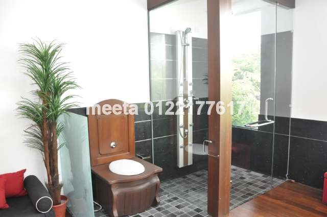 private throne