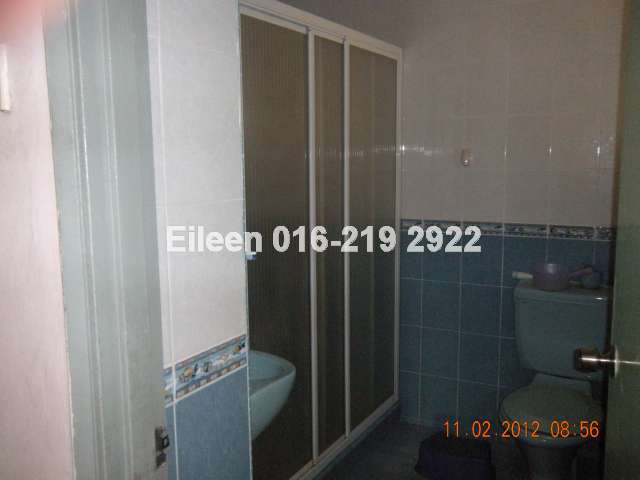 Fully renovated Master Bed Room's Toilet