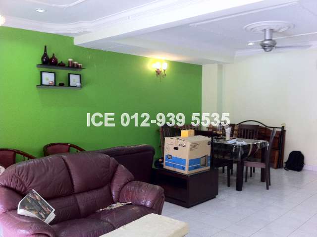 LIVING HALL