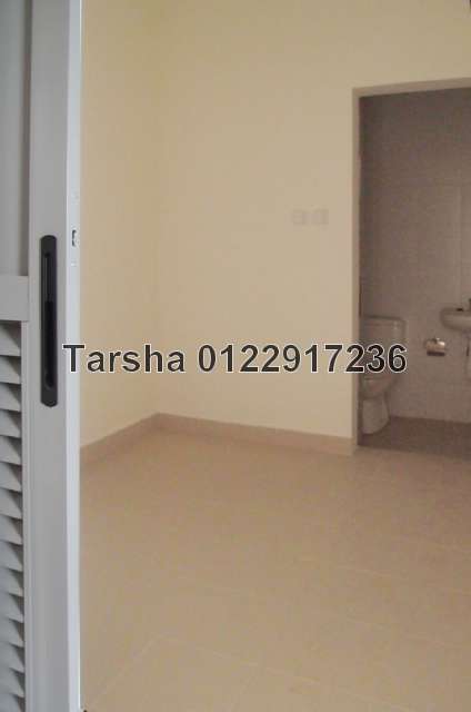 Maid Room With Attached Bathroom