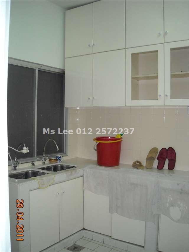 dry kitchen