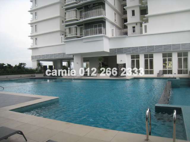 Endah Promenade Pool view