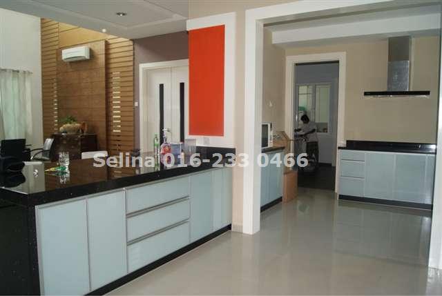 Kitchen cabinet