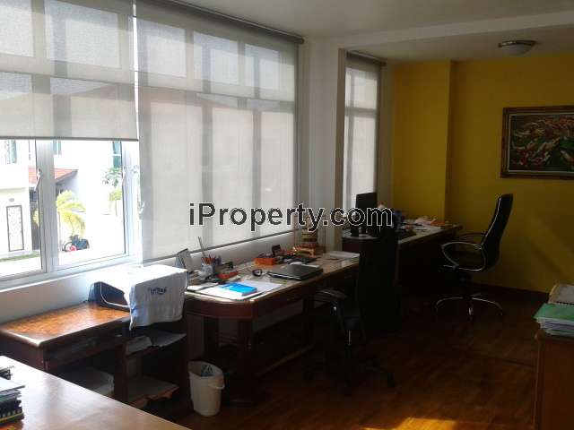 balcony converted to study room