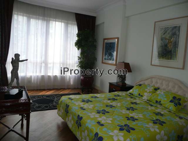 Second Bedroom with Contemporary Art