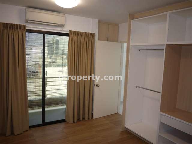 View of Room 1-2