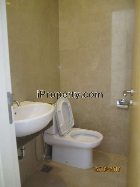 Bedroom w/bathroom