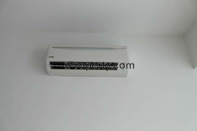 free 2 units aircond