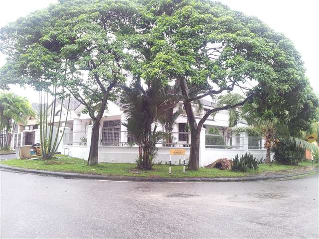 Side corner view
