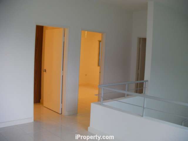 Study to guest rooms 1