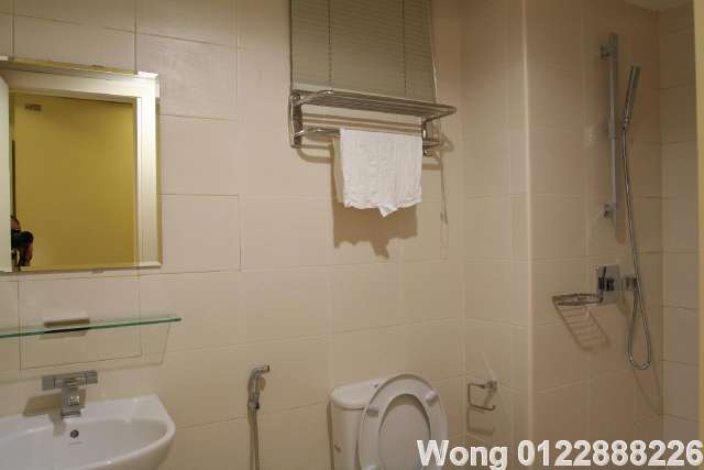 Studio Toilet