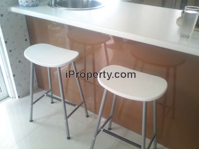 dry kitchen counter