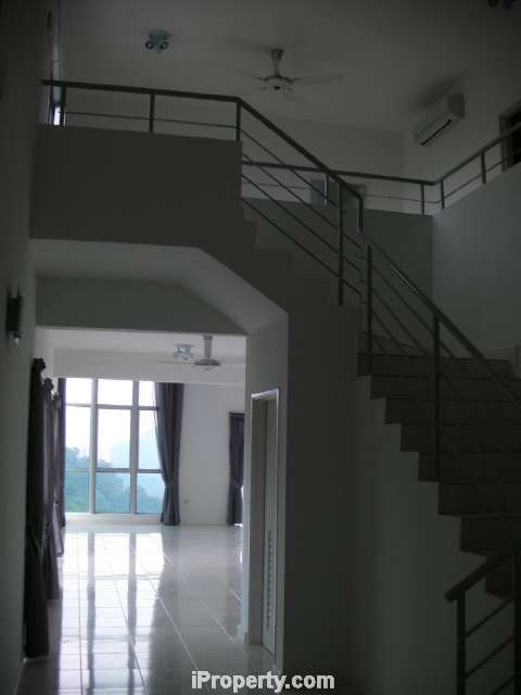 Entrance living/dining/kitchen/Maid/utility down