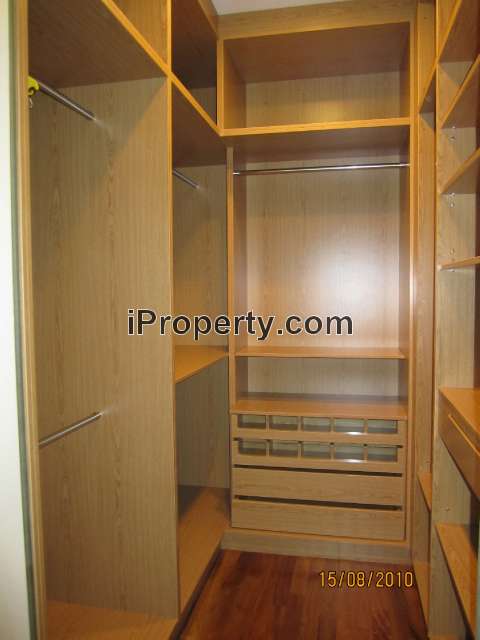 Master Bedroom - Walk-in Closet