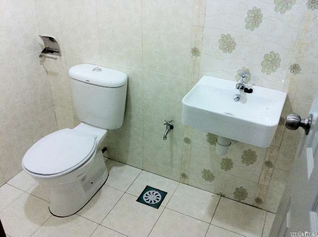 Bathroom (3rd Bedroom)